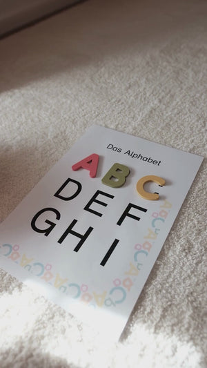 Kostenlose Druckvorlage: Buchstaben-Spielmatten für Holzbuchstaben | Spielerisch lesen lernen